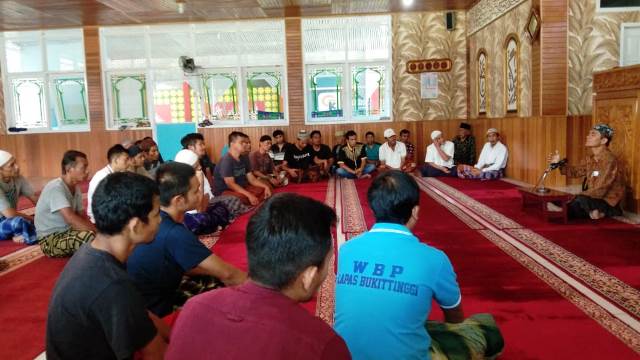 Kegiatan ceramah agama bagi Warga Binaan Pemasyarakat Lapas Bukittingg